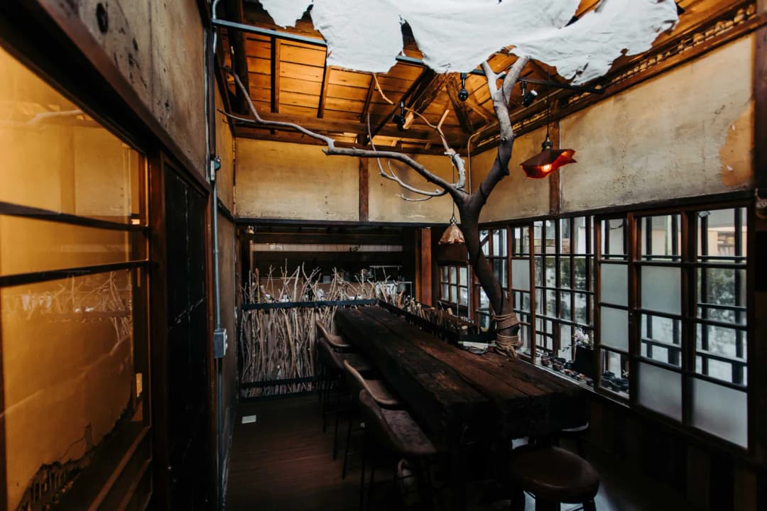 Vogue:abvless reflects the wabi-sabi worldview of "imperfection, incompleteness, and impermanence.”